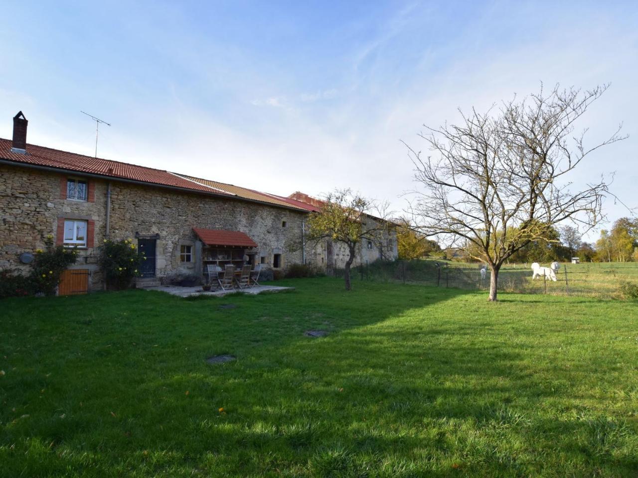 Spacious Holiday Home Near The Forest Barricourt Buitenkant foto